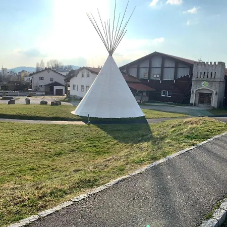 Funiversum Trenda Hostel *
